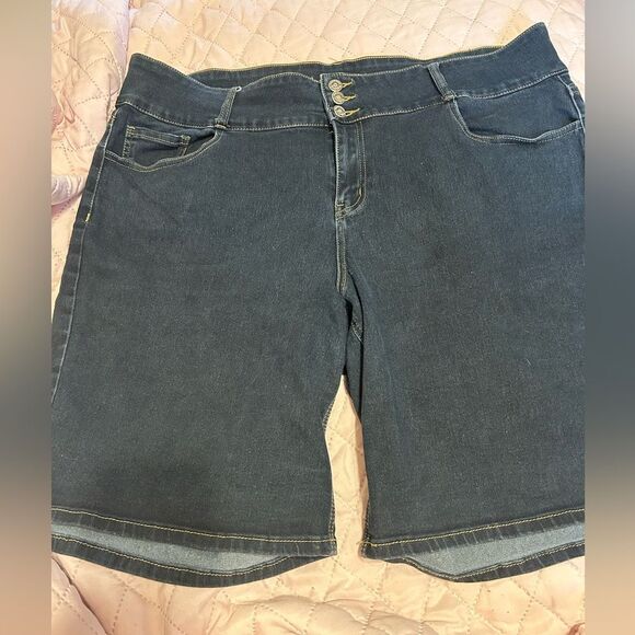 CopperFlash Blue Jean Shorts with Cuffed Hems - Picture 5 of 9